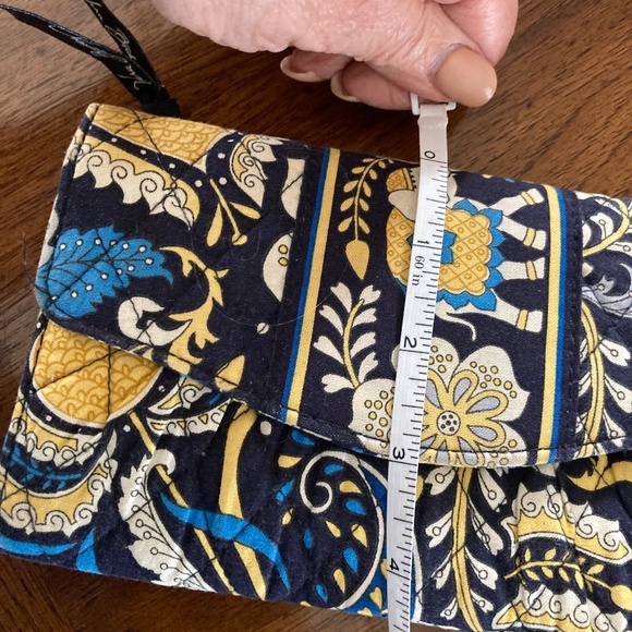 VERA BRADLEY ELLIE BLUE WALLET RARE RETIRED ELEPHANT - Picture 6 of 6